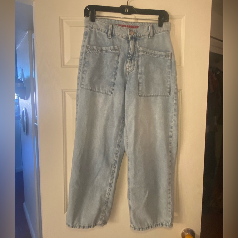Lucky Brand High Rise Wide Leg Jean in Light Wash Size 27/4